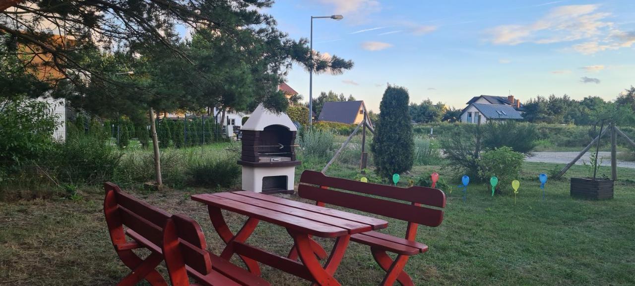 "Agus" Komfortowe I Nowczesne Domki W Cichej Okolicy Niedaleko Plazy Ostrowo  Exterior foto